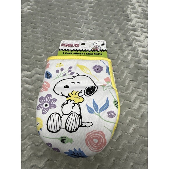 Peanuts Snoopy Woodstock 2 Pack Yellow Spring Easter Kitchen Oven Mini Mitts New - Picture 1 of 4